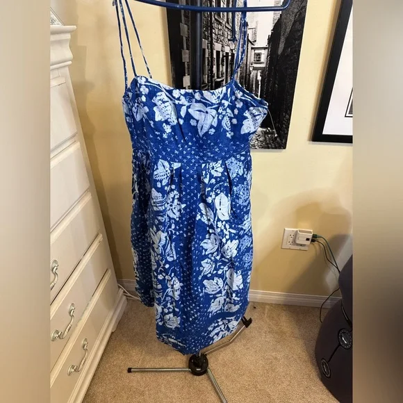 The Gap Batik 100% linen lined dress with adjustable tie straps and pockets - Picture 2 of 9